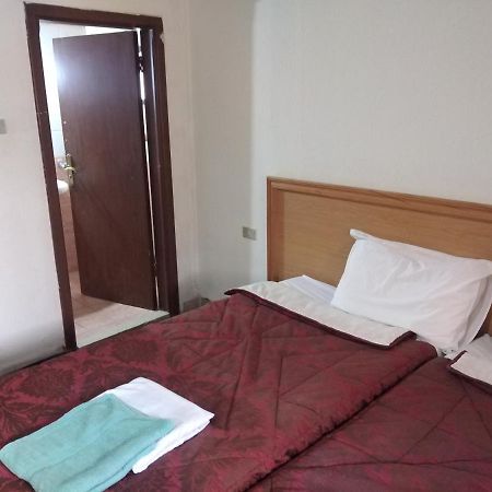 Queen Ayloa Hotel&Restaurant Μάνταμπα Εξωτερικό φωτογραφία